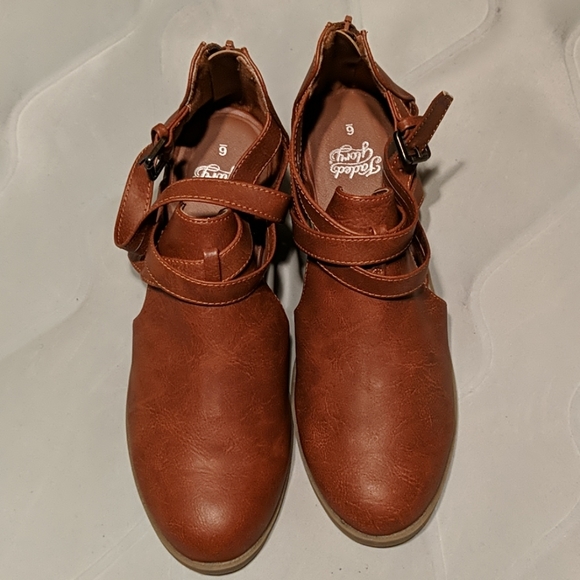 Shoes - Picture 3 of 3